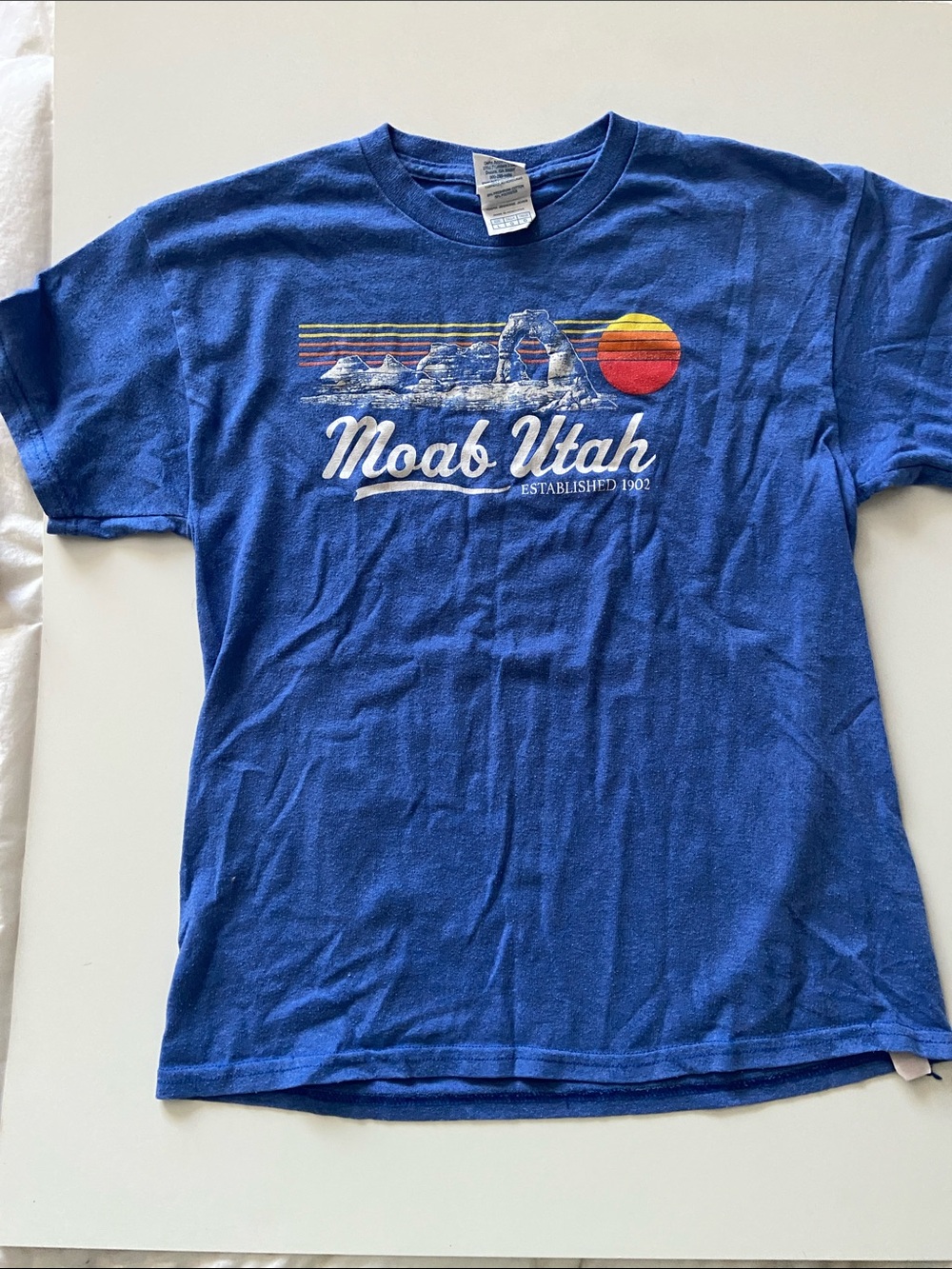 Vintage Y2K Moab, Utah Retro Tee Youth’s Size L